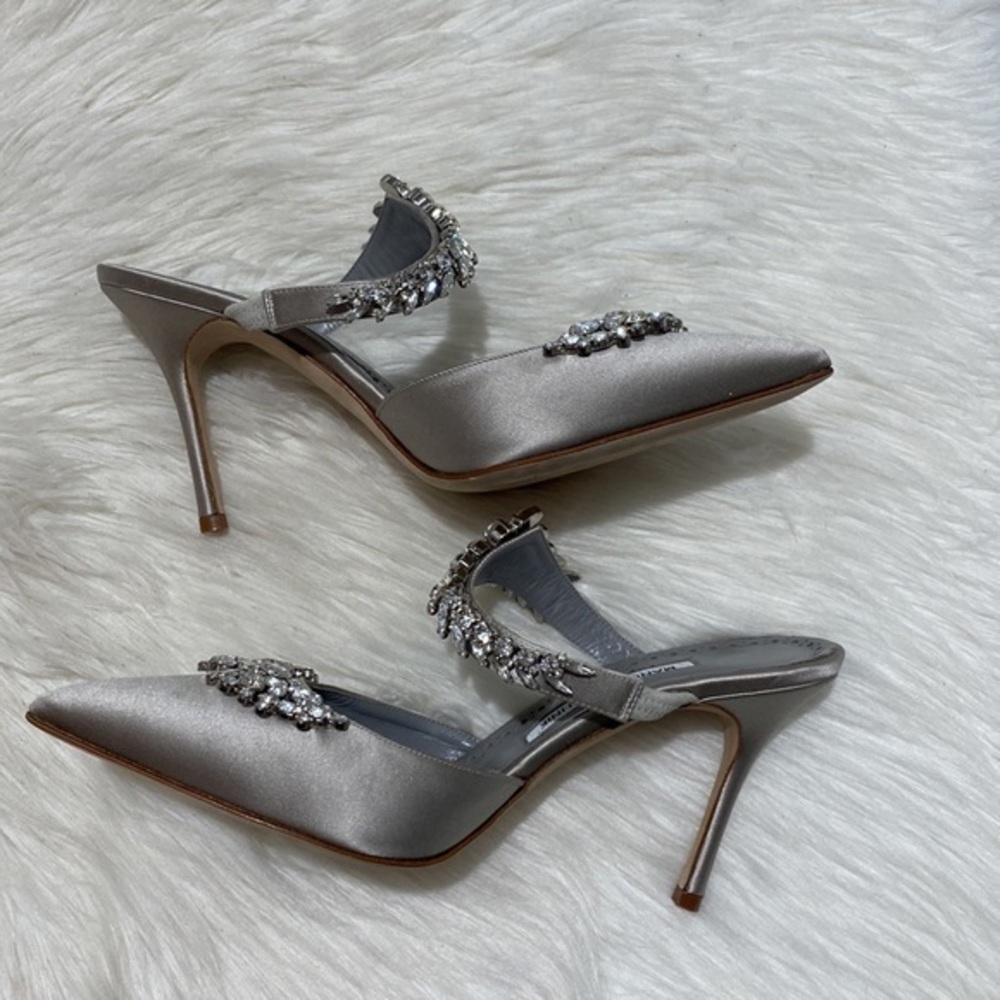 New Manolo Blahnik Lurum grey satin crystal embellished mules size 39EU - Picture 5 of 15